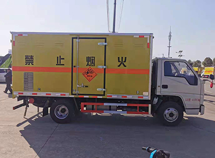 北川爆破器材运输车